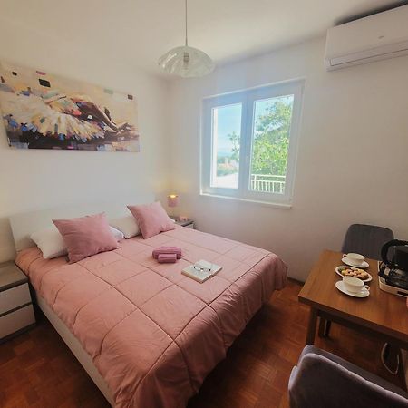 Apartments Blazevic Omisalj ภายนอก รูปภาพ