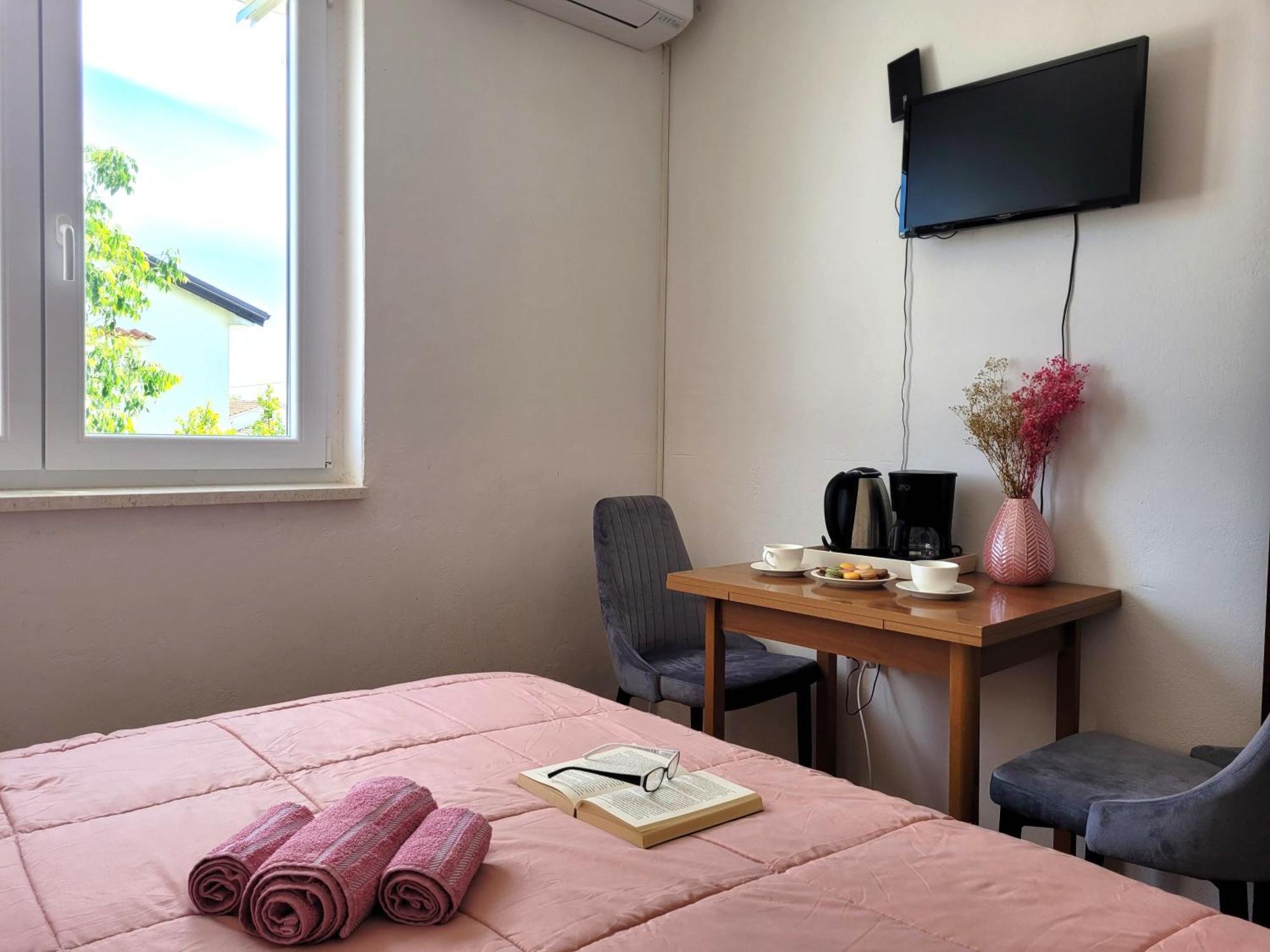 Apartments Blazevic Omisalj ภายนอก รูปภาพ