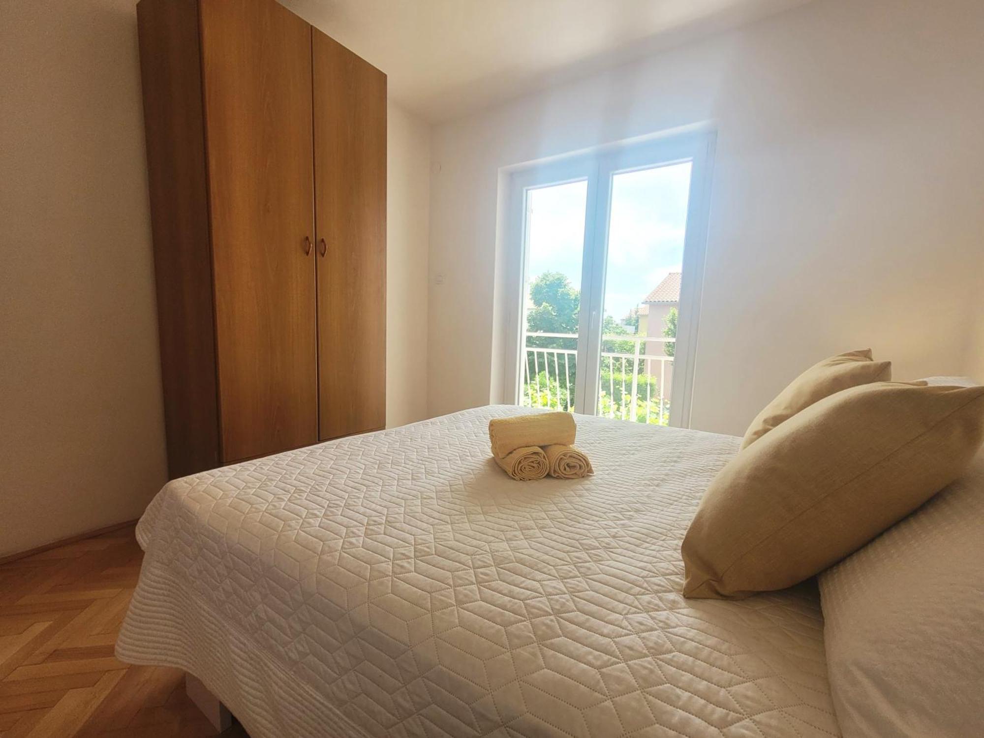 Apartments Blazevic Omisalj ภายนอก รูปภาพ