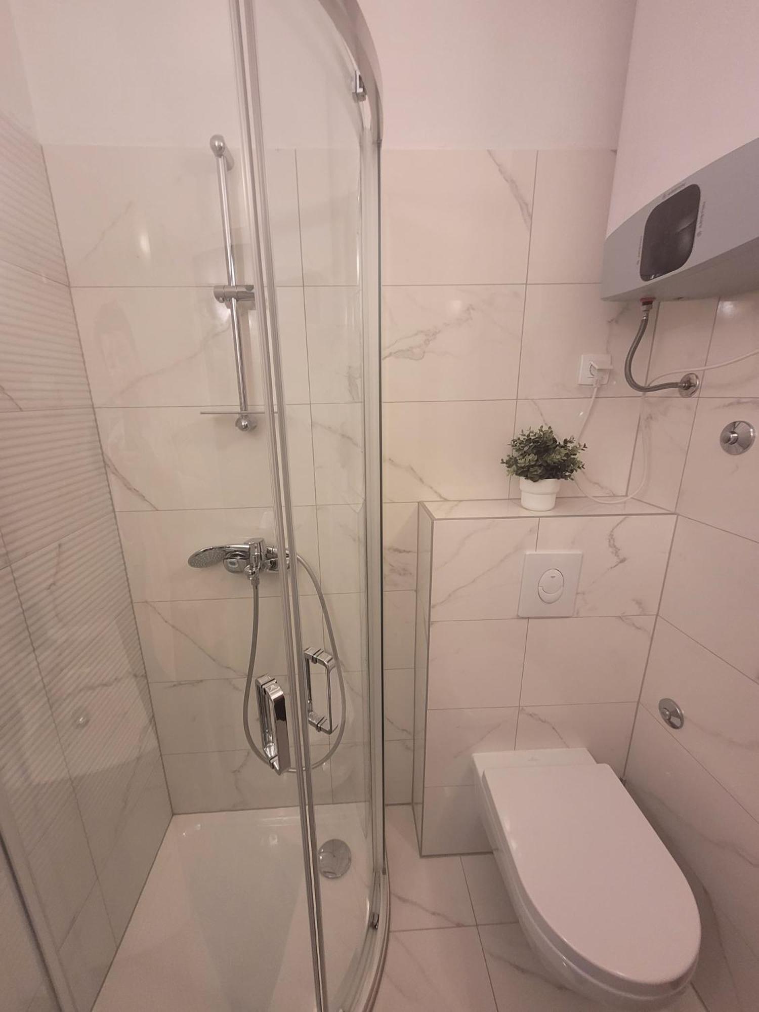 Apartments Blazevic Omisalj ภายนอก รูปภาพ