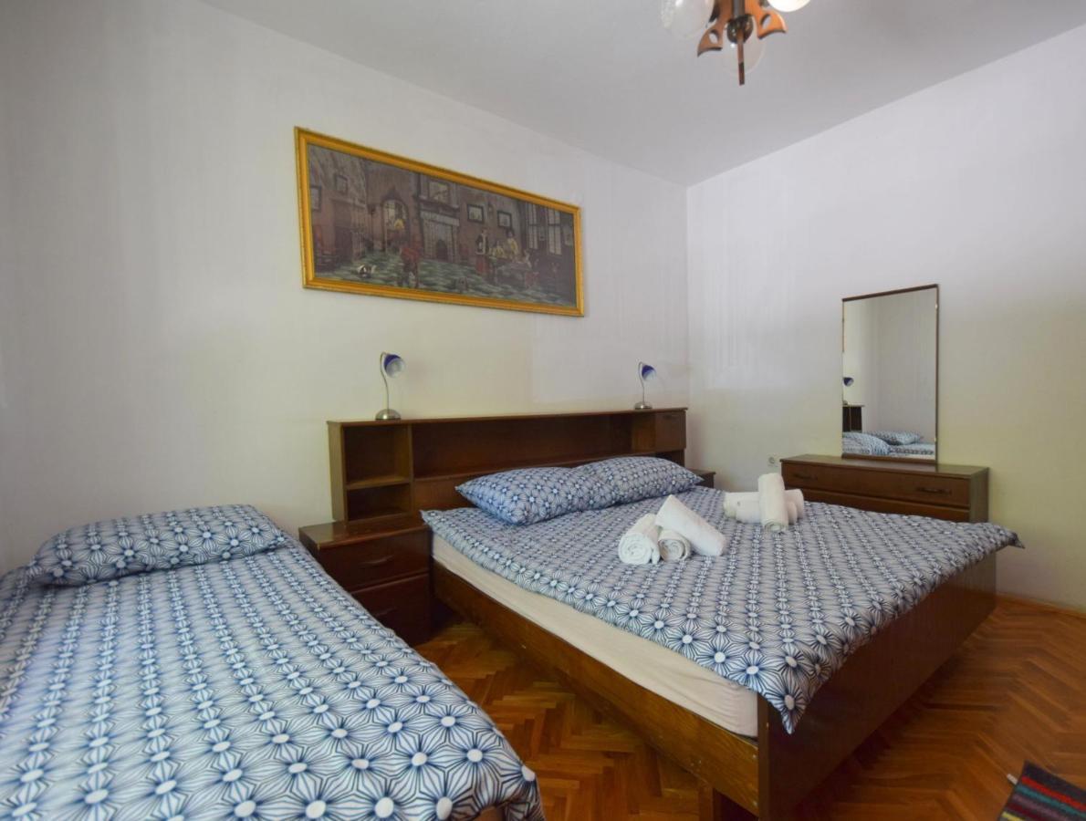 Apartments Blazevic Omisalj ภายนอก รูปภาพ