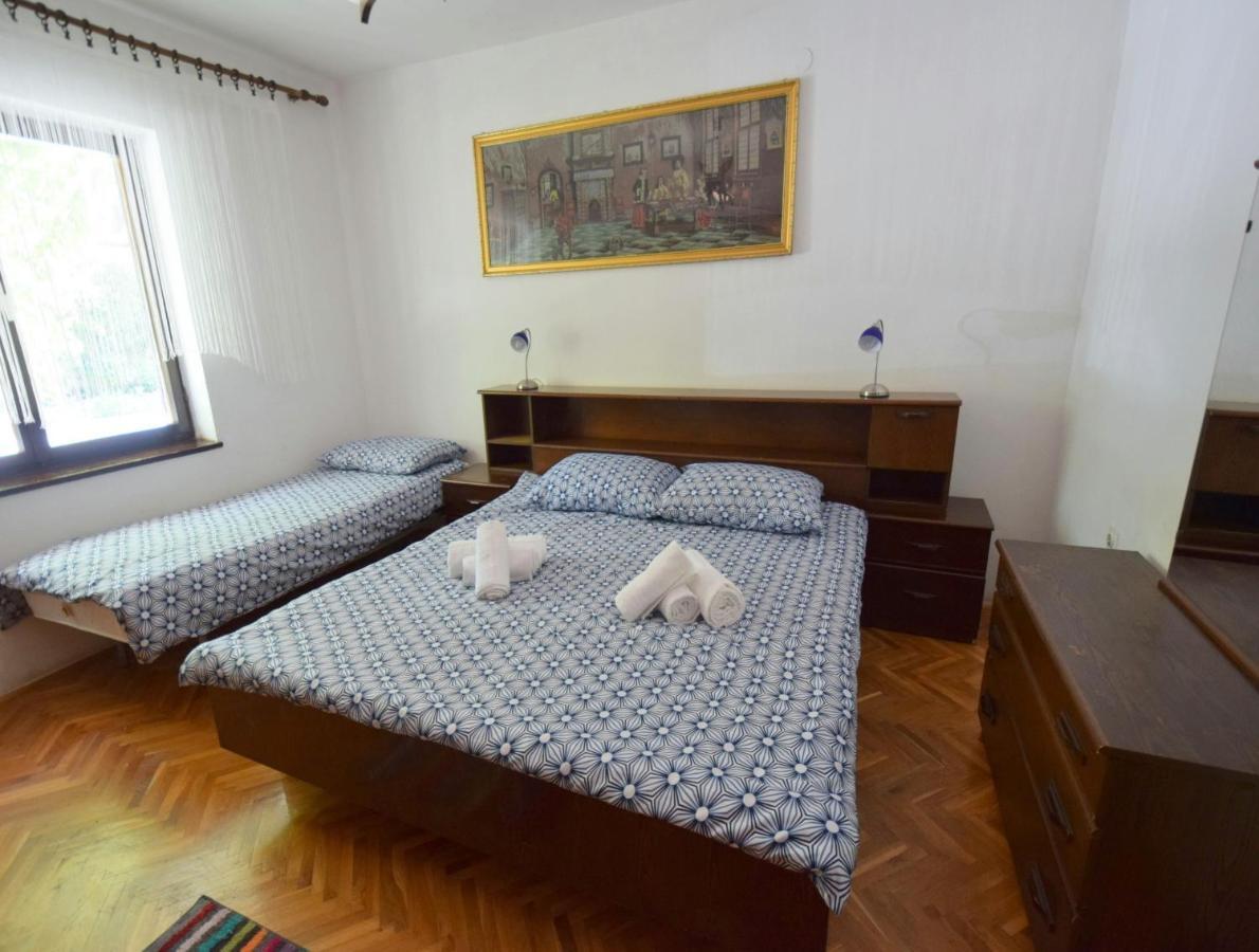 Apartments Blazevic Omisalj ภายนอก รูปภาพ