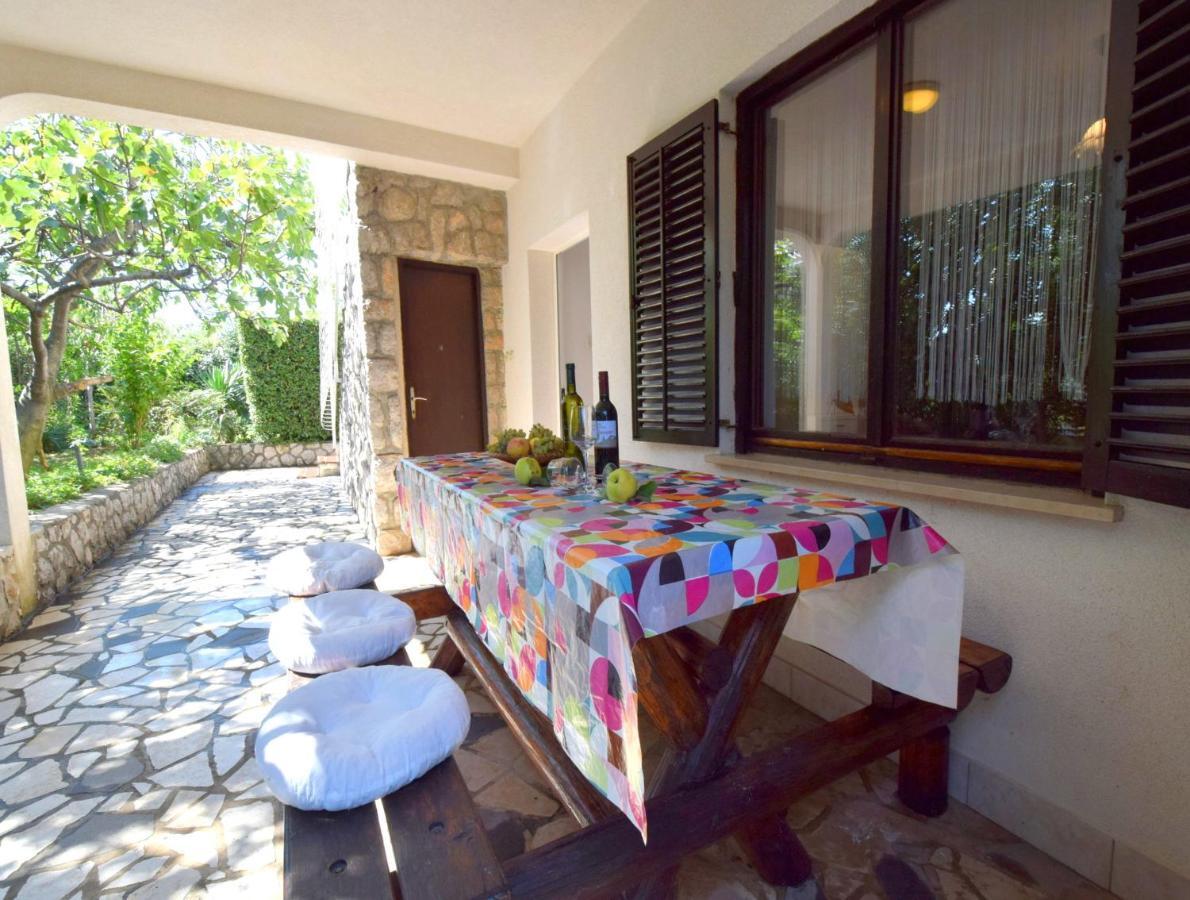 Apartments Blazevic Omisalj ภายนอก รูปภาพ
