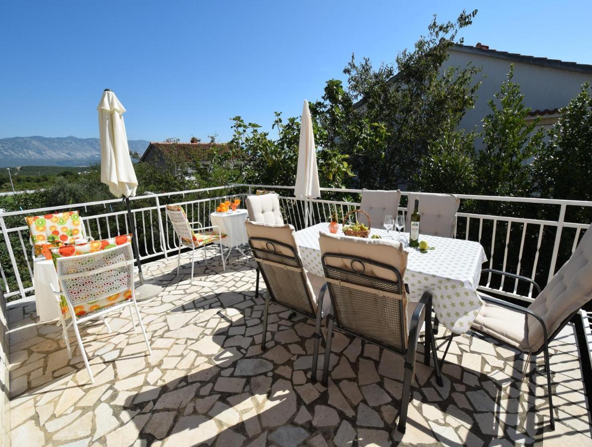 Apartments Blazevic Omisalj ภายนอก รูปภาพ