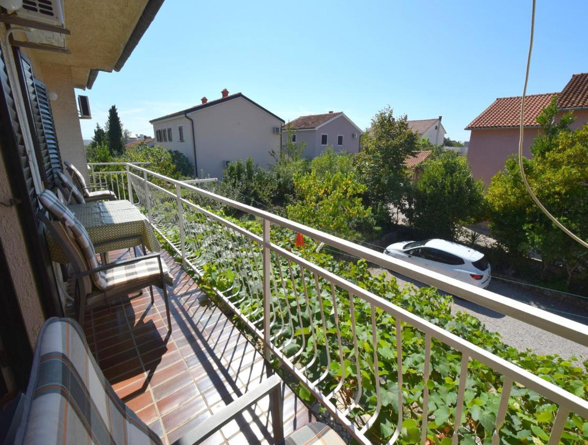 Apartments Blazevic Omisalj ภายนอก รูปภาพ